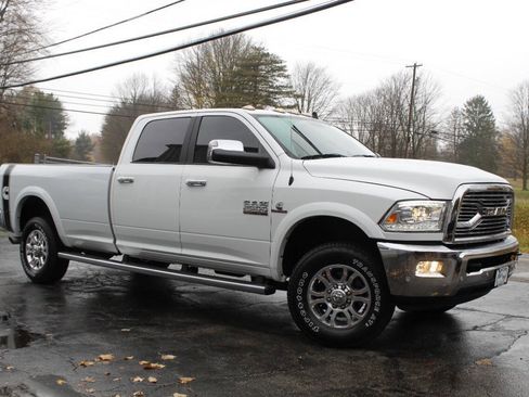 Used 2018 RAM 2500 Laramie w/ Snow Chief Group AWD/4WD image 2