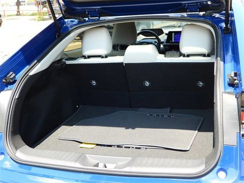 Certified 2025 Toyota Prius XLE image 24