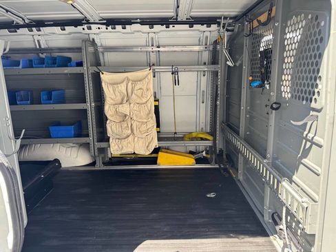 Used 2015 Chevrolet Express 2500 RWD image 27