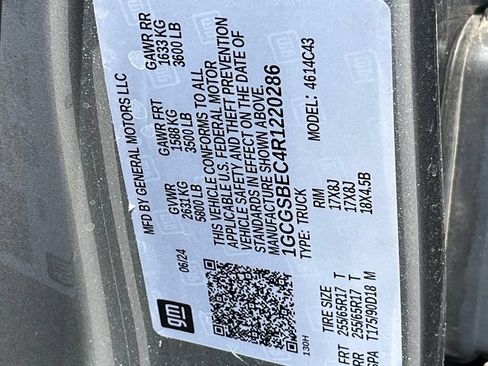 Used 2024 Chevrolet Colorado W/T RWD image 23