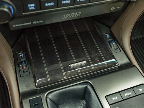Used 2023 Lexus GX 460 Premium w/ Accessory Package AWD/4WD image 29
