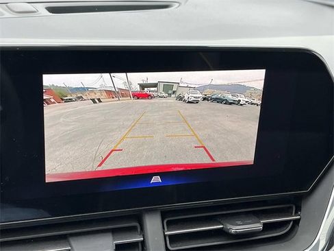 Used 2024 Chevrolet Trax ACTIV w/ Sunroof Package image 34