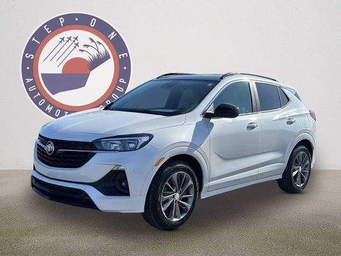 Used 2020 Buick Encore GX Select w/ Sport Touring Package FWD image 2