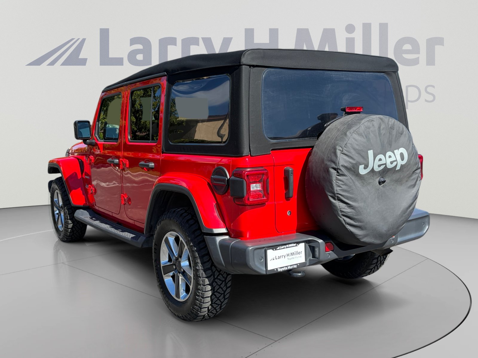 Used 2019 Jeep Wrangler Unlimited Sahara w/ Dual Top Group AWD/4WD image 3