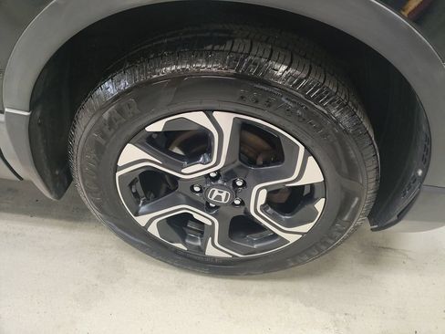 Used 2018 Honda CR-V Touring image 3