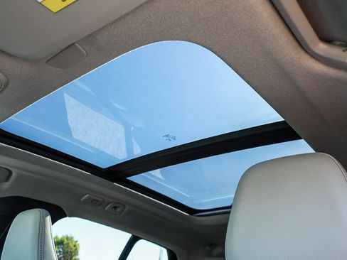 New 2026 Volvo XC40 B5 Plus w/ Protection Package Premier image 28