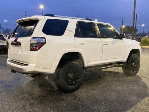 Used 2017 Toyota 4Runner TRD Off-Road Premium image 5