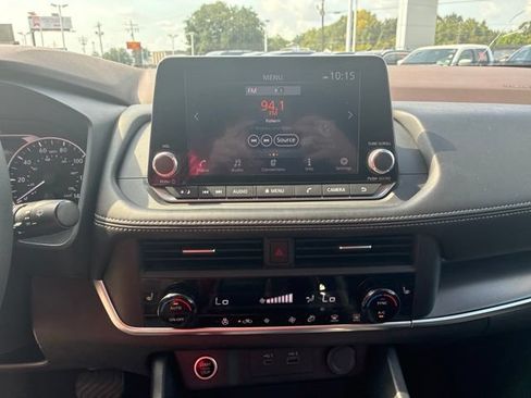 Used 2023 Nissan Rogue SV w/ SV Premium B Package FWD image 25