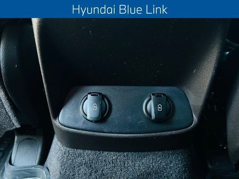 Used 2020 Hyundai Santa Fe SEL image 16