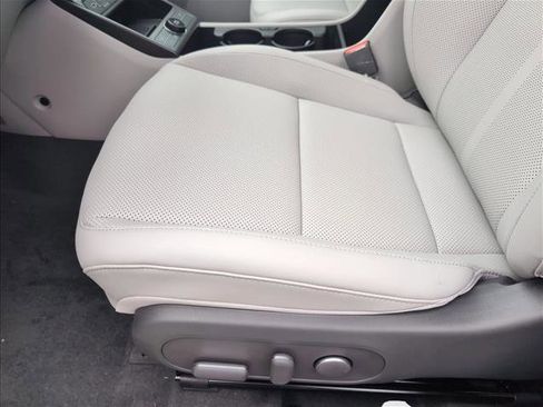 New 2026 Hyundai Kona SEL Premium image 4