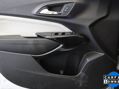 Used 2025 Chevrolet Trax LT FWD image 32