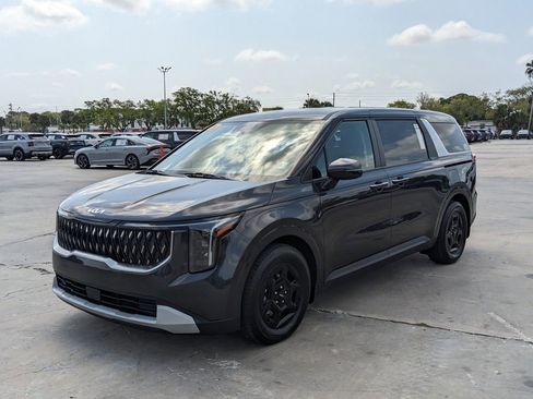 Certified 2026 Kia Carnival LX image 4