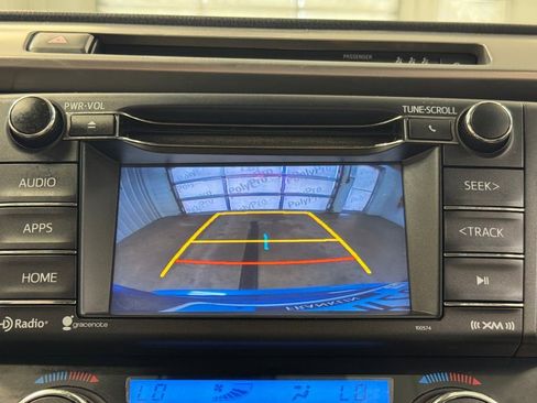 Used 2018 Toyota RAV4 XLE AWD/4WD image 41