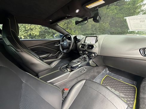 Used 2019 Aston Martin V8 Vantage Coupe RWD image 13