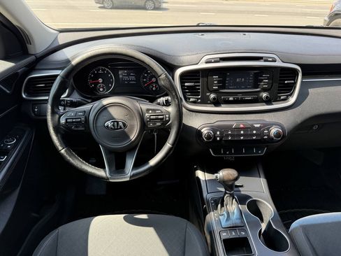 Used 2016 Kia Sorento AWD w/ LX Convenience Package image 19