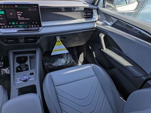 New 2026 Volkswagen Tiguan SE R-Line FWD image 17