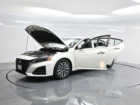 Used 2023 Nissan Altima 2.5 SV image 46