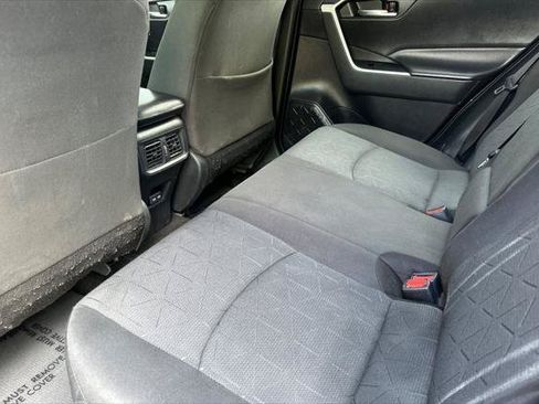 Certified 2022 Toyota RAV4 XLE w/ Convenience Package FWD image 4
