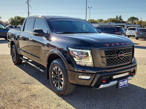 Used 2022 Nissan Titan PRO-4X w/ Pro-4x Convenience Package image 4