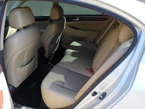 Used 2013 Hyundai Genesis 3.8 w/ Premium Pkg image 19