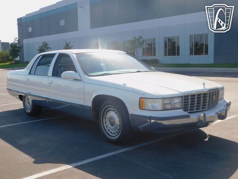 Used 1995 Cadillac Fleetwood Brougham RWD image 7