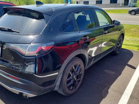 Used 2023 Honda HR-V Sport image 5