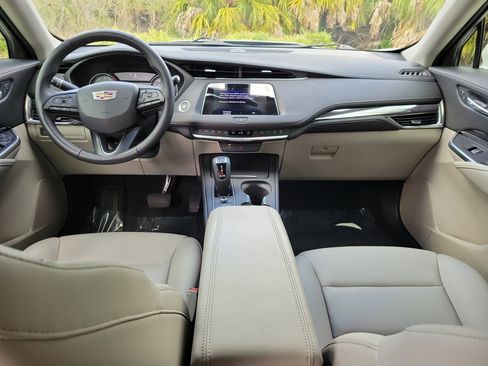 Used 2019 Cadillac XT4 Luxury image 12