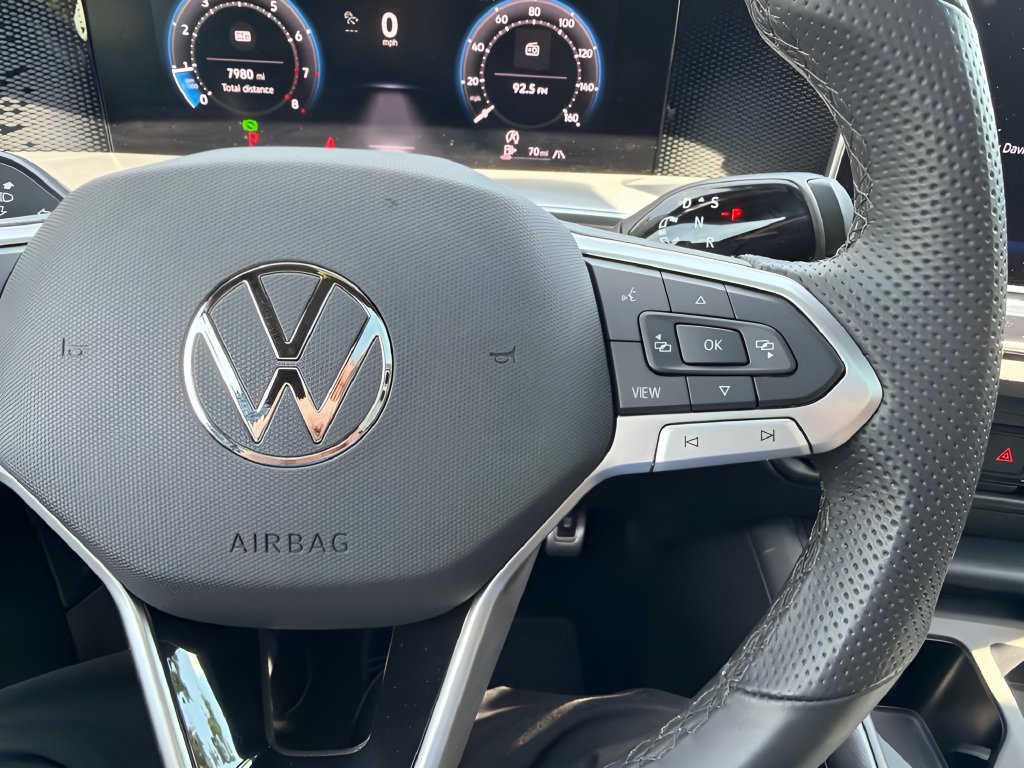 Used 2025 Volkswagen Tiguan SE R-Line AWD/4WD image 13