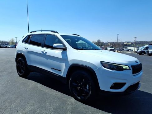 Used 2021 Jeep Cherokee Latitude Plus AWD/4WD image 7