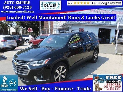 Used 2021 Chevrolet Traverse LT w/ LT Premium Package AWD/4WD image 1