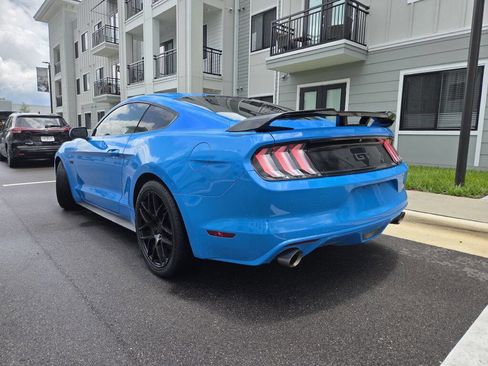Used 2017 Ford Mustang GT RWD image 9