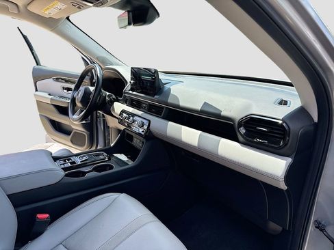 Used 2023 Honda Pilot Touring image 30