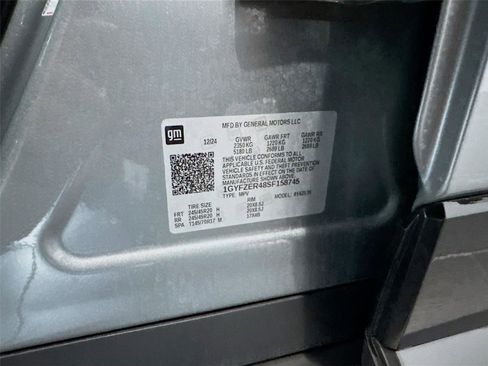 Used 2025 Cadillac XT4 Sport w/ LPO, Onyx Lite Package FWD image 37
