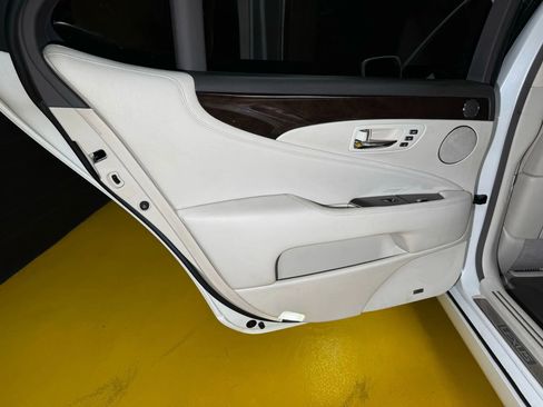 Used 2007 Lexus LS 460 L RWD image 31