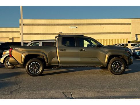 Used 2025 Toyota Tacoma TRD Sport image 3