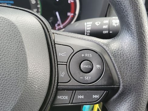 Used 2025 Toyota RAV4 LE FWD image 26