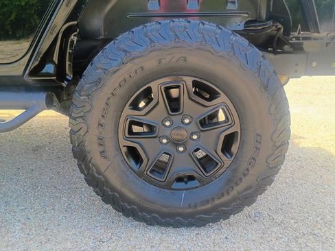 Used 2015 Jeep Wrangler Unlimited Sport w/ Quick Order Package 24S AWD/4WD image 18
