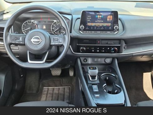 Used 2024 Nissan Rogue S FWD image 13