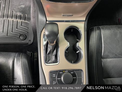 Used 2017 Jeep Grand Cherokee Limited w/ Luxury Group II image 34