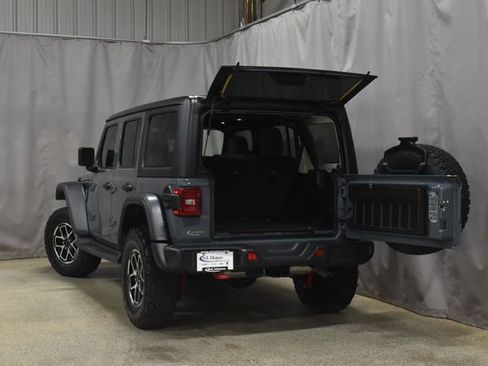 Used 2024 Jeep Wrangler Unlimited Rubicon w/ Convenience Group AWD/4WD image 31