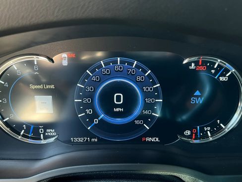 Used 2017 Cadillac Escalade Premium Luxury AWD/4WD image 16