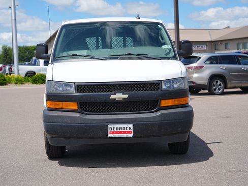 Used 2018 Chevrolet Express 2500 RWD image 8