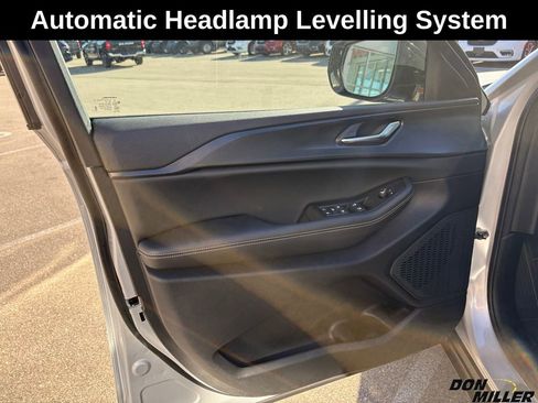 New 2025 Jeep Grand Cherokee Altitude image 10