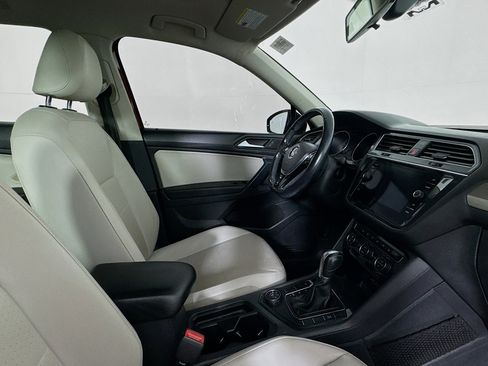 Used 2019 Volkswagen Tiguan SE AWD/4WD image 28