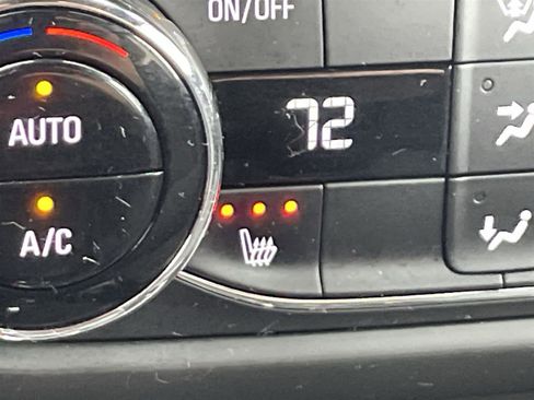 Used 2022 Chevrolet TrailBlazer RS w/ Sun and Liftgate Package image 24