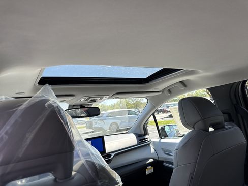 New 2025 Toyota Sienna XLE image 27