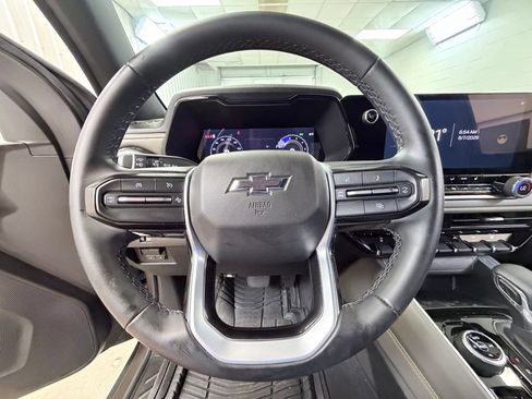 Used 2024 Chevrolet Colorado ZR2 w/ Safety Package AWD/4WD image 42