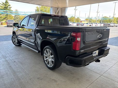 Used 2022 Chevrolet Silverado 1500 High Country w/ High Country Premium Package image 4