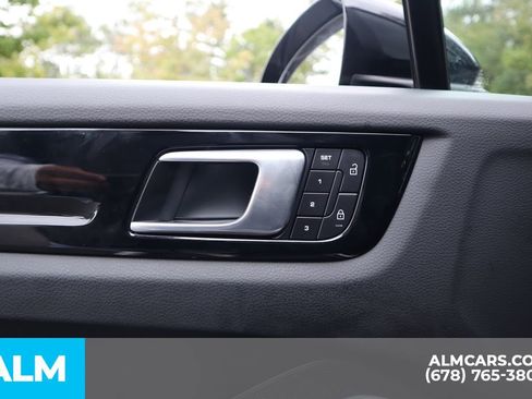 Used 2022 Porsche Cayenne E-Hybrid Coupe image 12