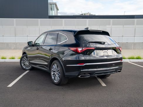 Used 2022 Acura MDX SH-AWD w/ Advance Package image 3